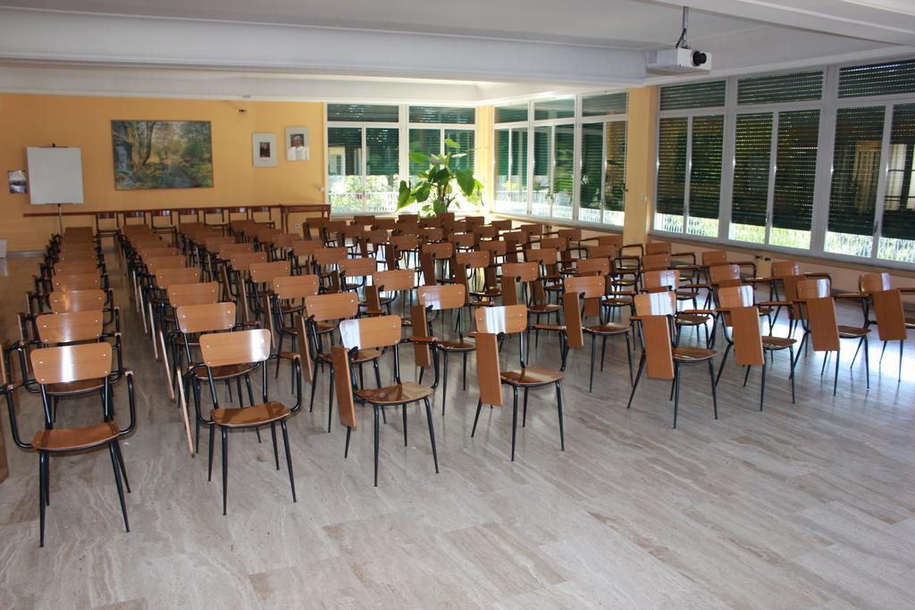 Centro Di Spiritualita Maria Candida Armeno Bagian luar foto