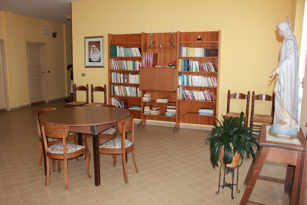Centro Di Spiritualita Maria Candida Armeno Bagian luar foto